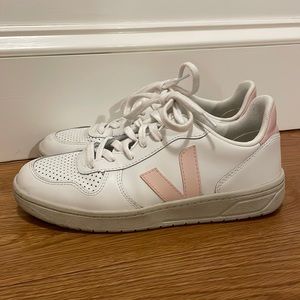 V-10 Leather White Petale